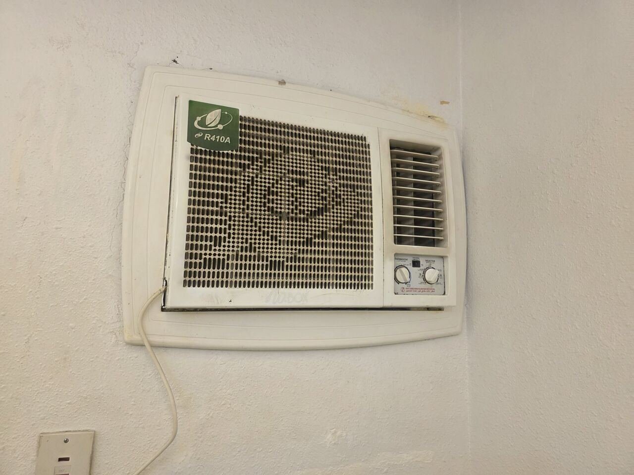 SAR 2200, Brand New Two Windows And One Split Ac For Sale