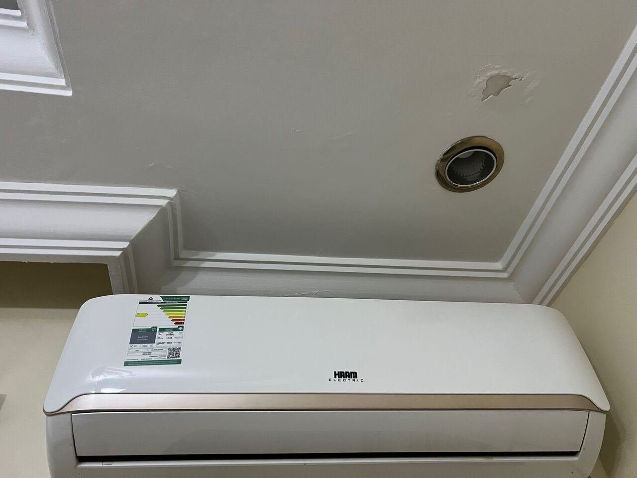 SAR 900, Ham AC Spilite In Very Good Condition