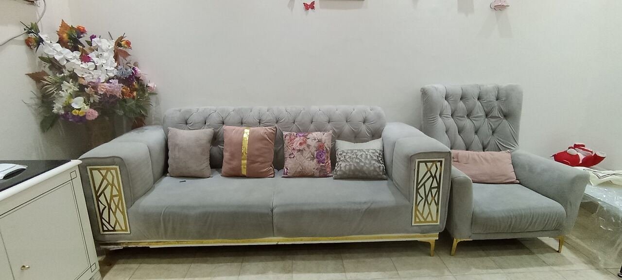 SAR 800, 8 Seater Sofa Available For Sale