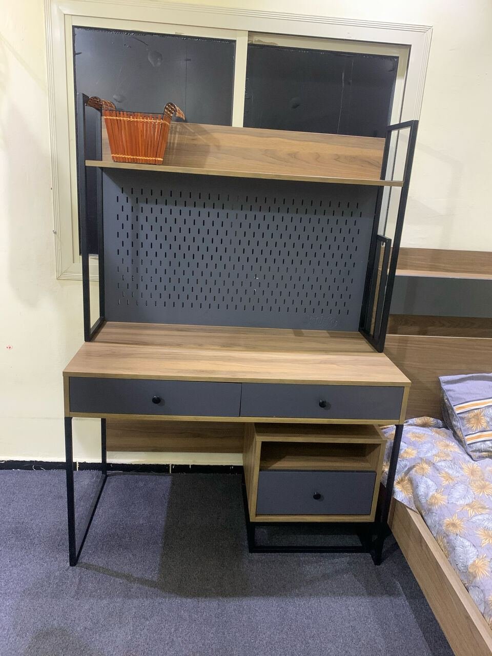 SAR 150, Study Table Made In Jordon