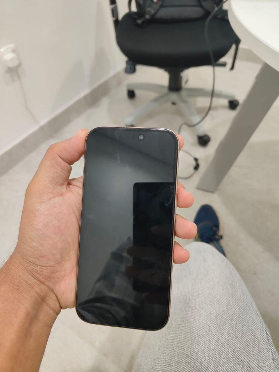 SAR 3000, I Phone 16 Pro