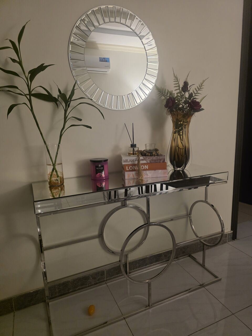 SAR 650, Console With Mirror From Homecentre In Good Condition