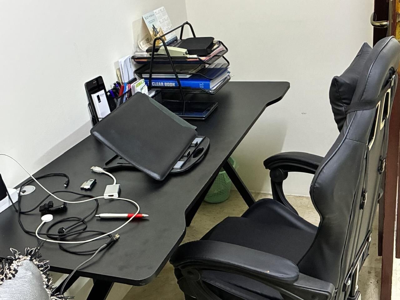 SAR 130, Workdesk + Chair