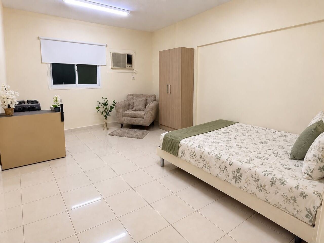 SAR 1400/month, Studio, Furnished Room Available For Working Women – Al Murabba, Riyadh