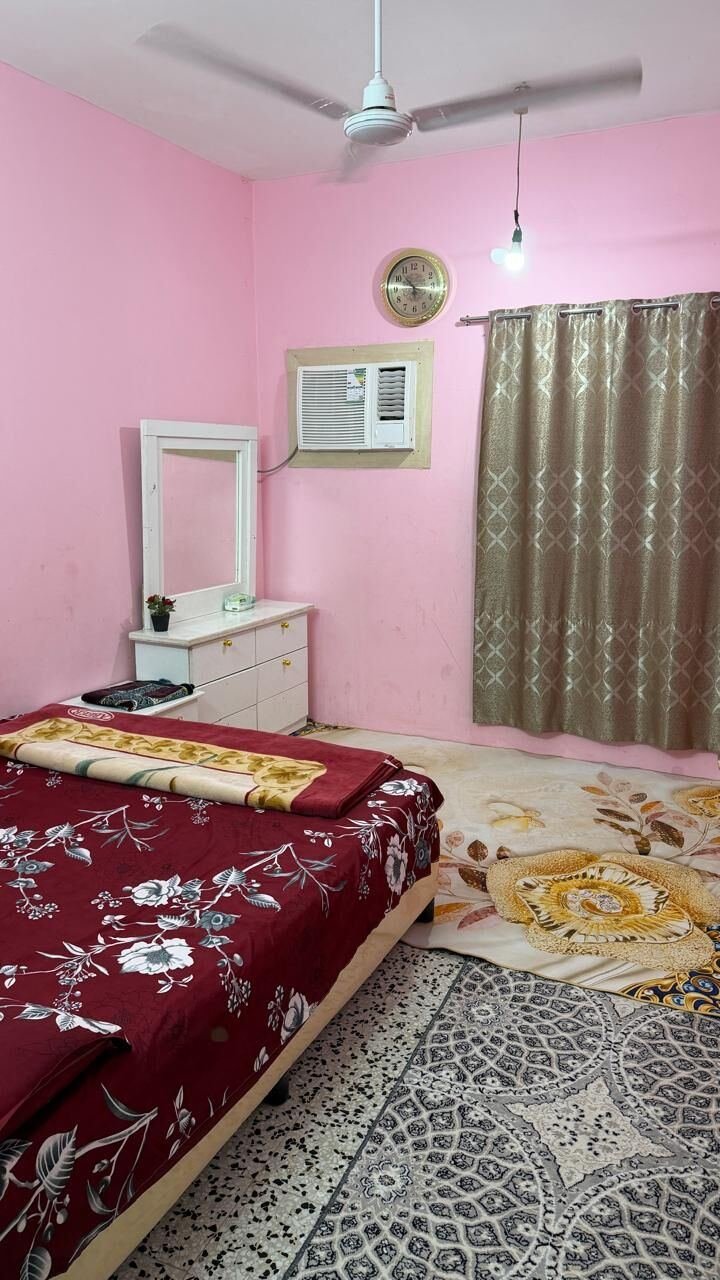 SAR 1250/month, Furnished, 8 Sq. Meter, A Furnished Room Is Available Immediately On The 2nd Floor Of A Family Building