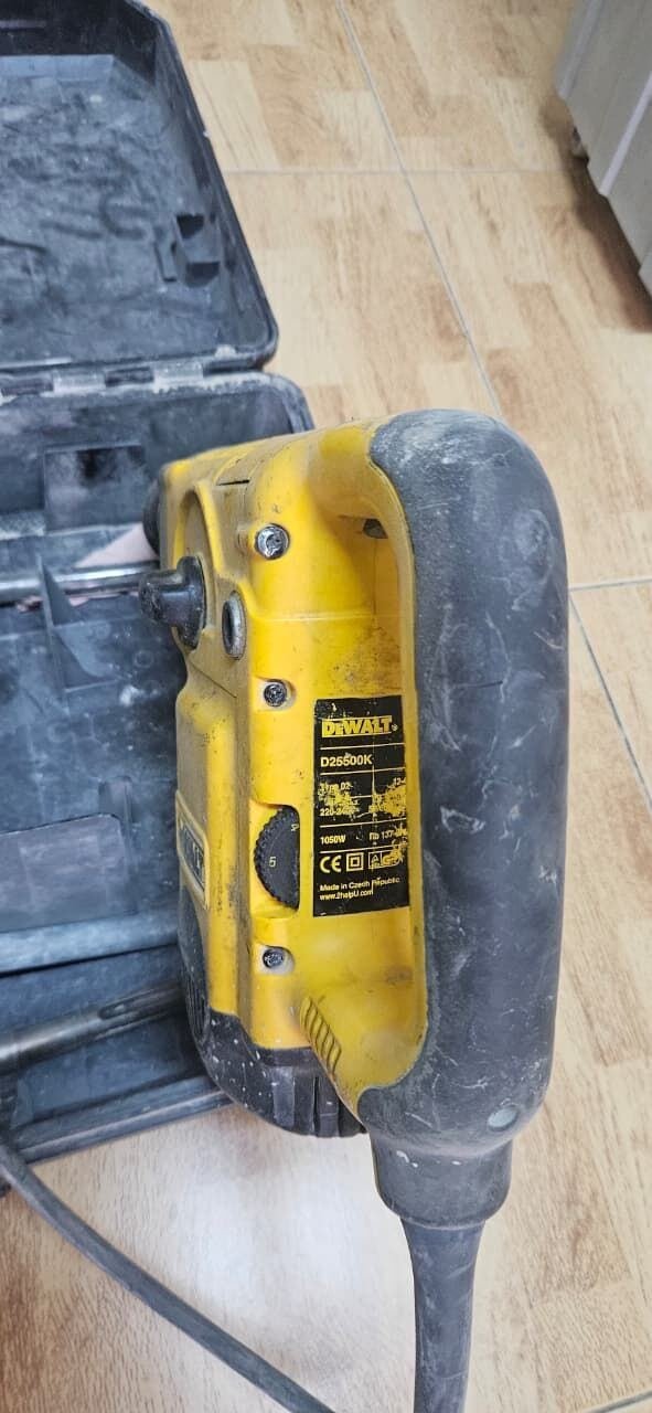 SAR 1, Dewalt Hammer Drill