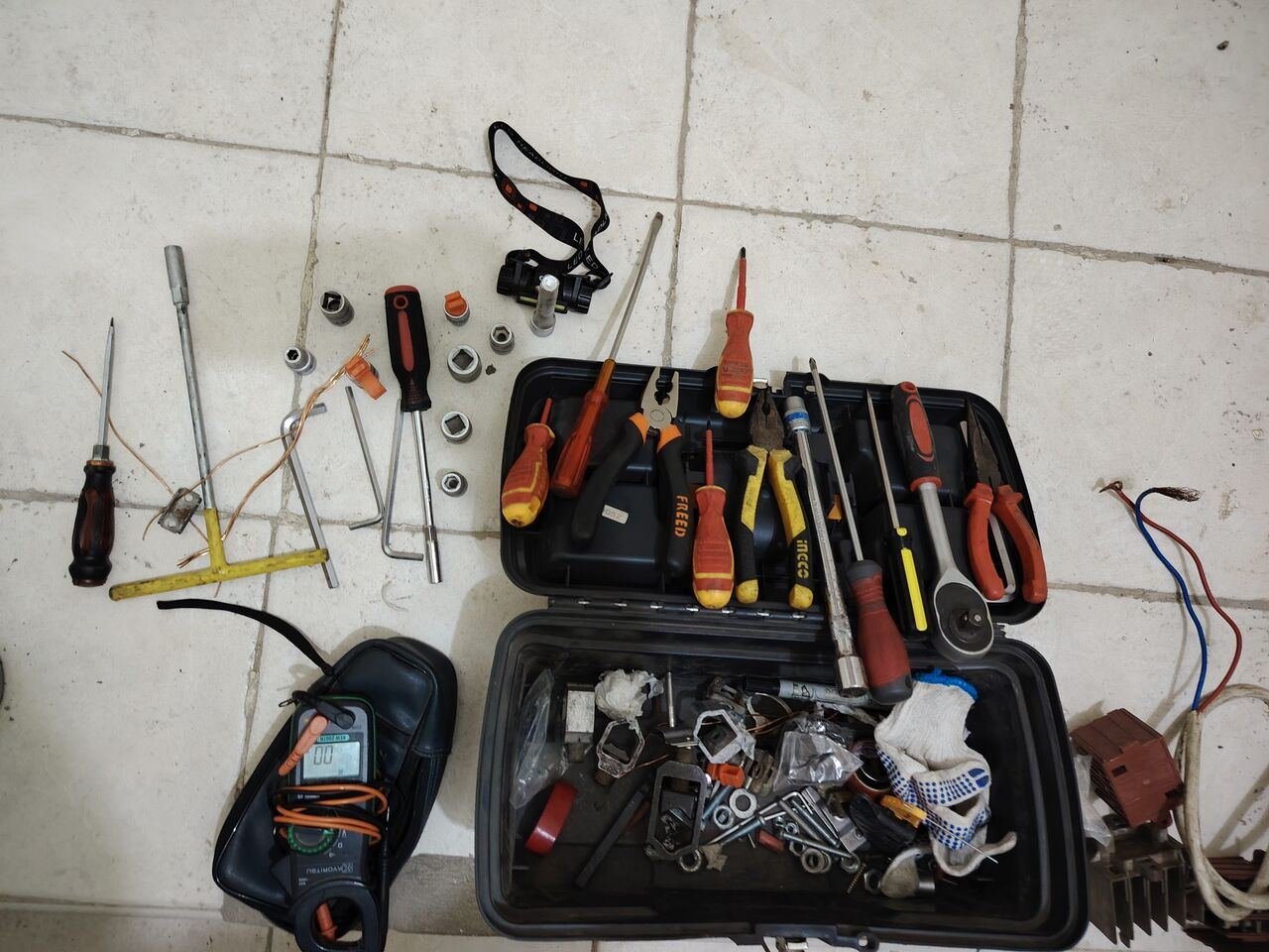 SAR 1000, Tool Box And GPS And Malte Meter And Insolation Skurup Driver Set
