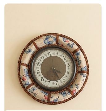 SAR 25, Wall Clock
