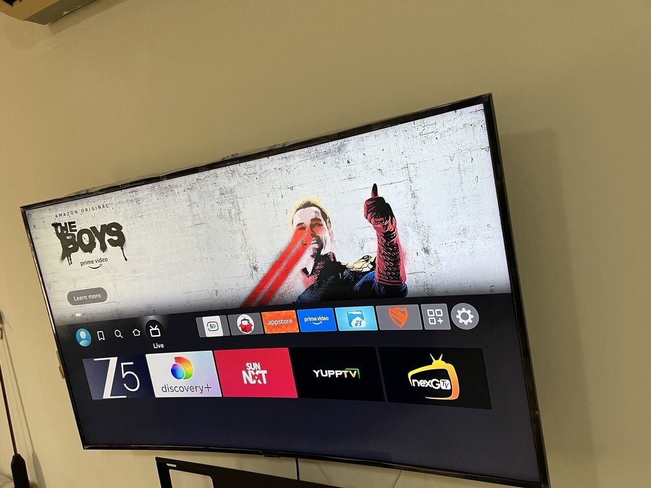 SAR 900, Samsung TV- 55” LED 4K Curved