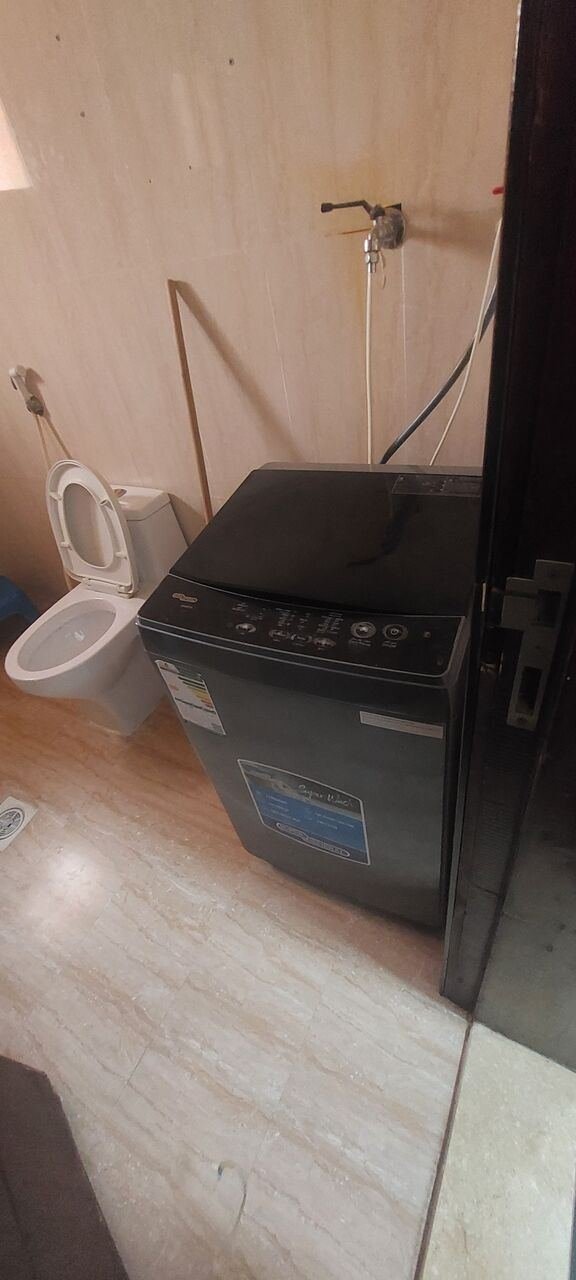 I AM OFFEING HOUSE HOLD ITEM