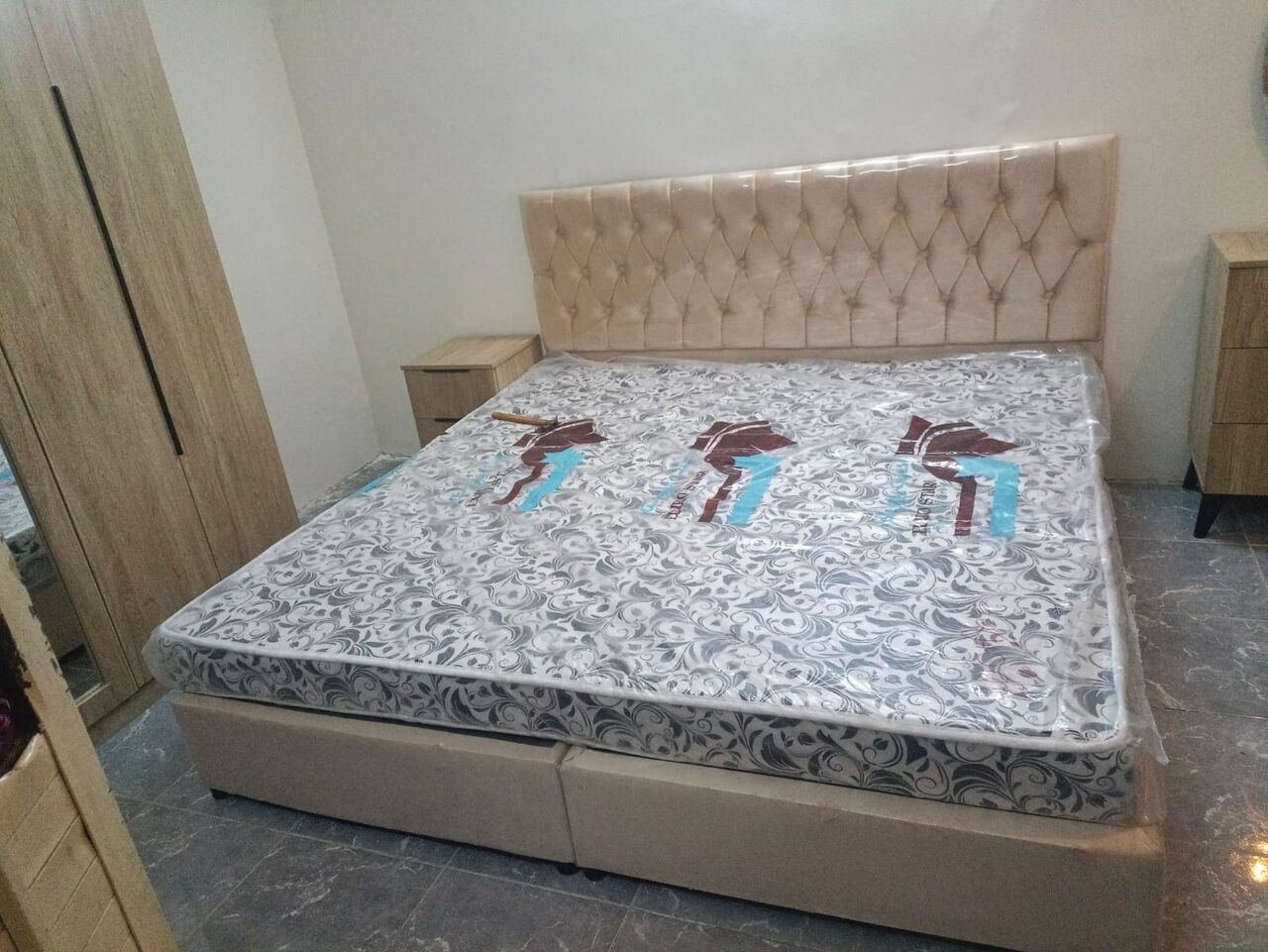 SAR 1, New Classic Luxurious Premium Quality Bedroom Furniture Sets