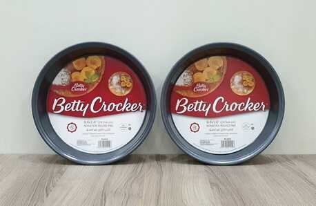 2 Baking Pans