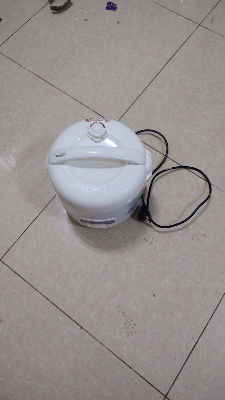 SAR 100, AUTOMATIC RICE COOKER HARDLY USED