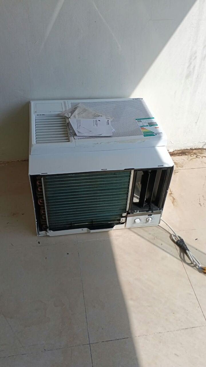 SAR 750, Urgent Sale Gree Window Ac Very Good Same Like New Conditions