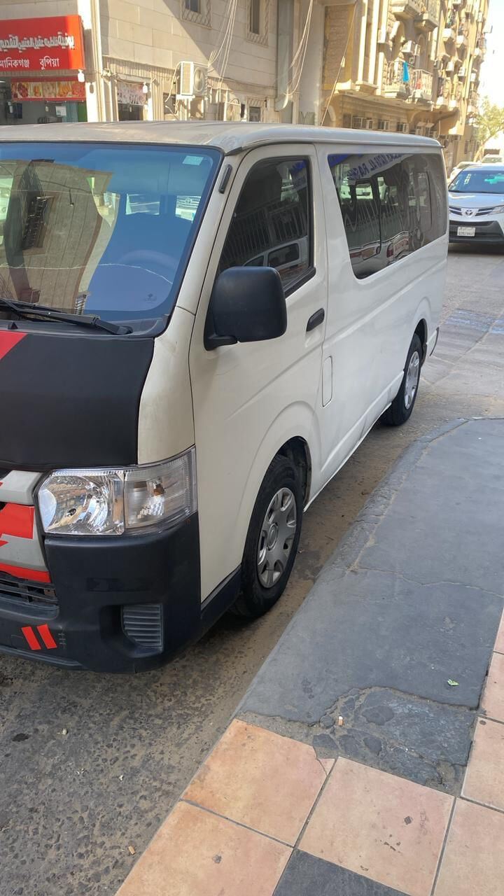 SAR 60000, Toyota Hi-Ace, 2014, Manual, 345000 KM, Hiace Van Sale 14 Seated