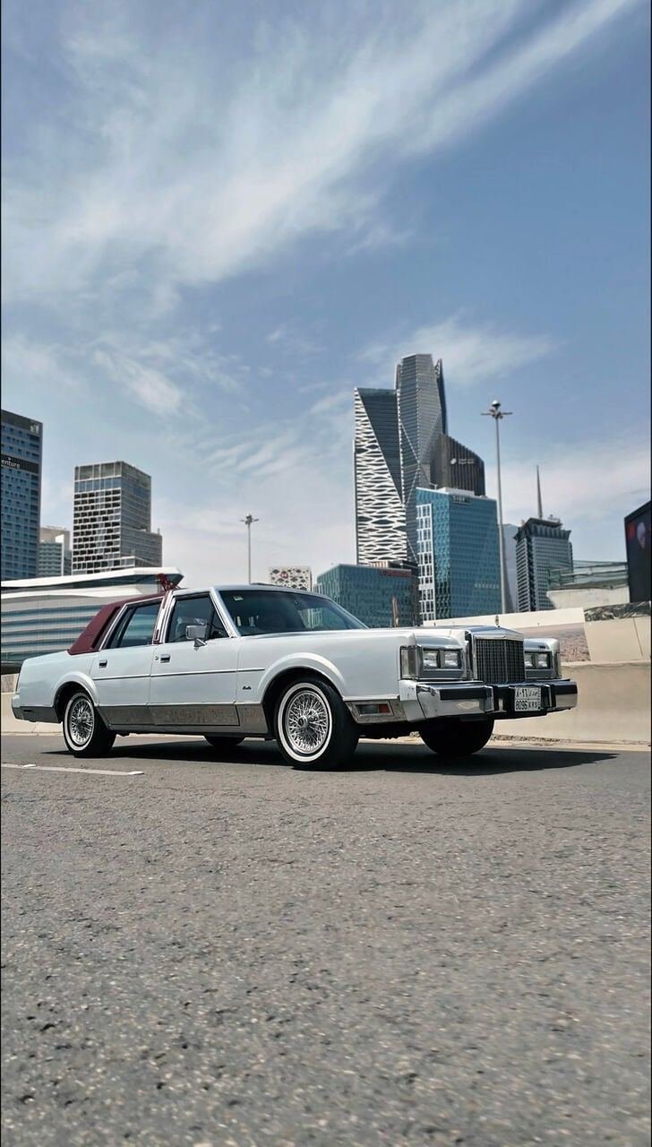 SAR 60000, Lincoln Town Car, 1987, Automatic, 69000 KM, Classic For Sale