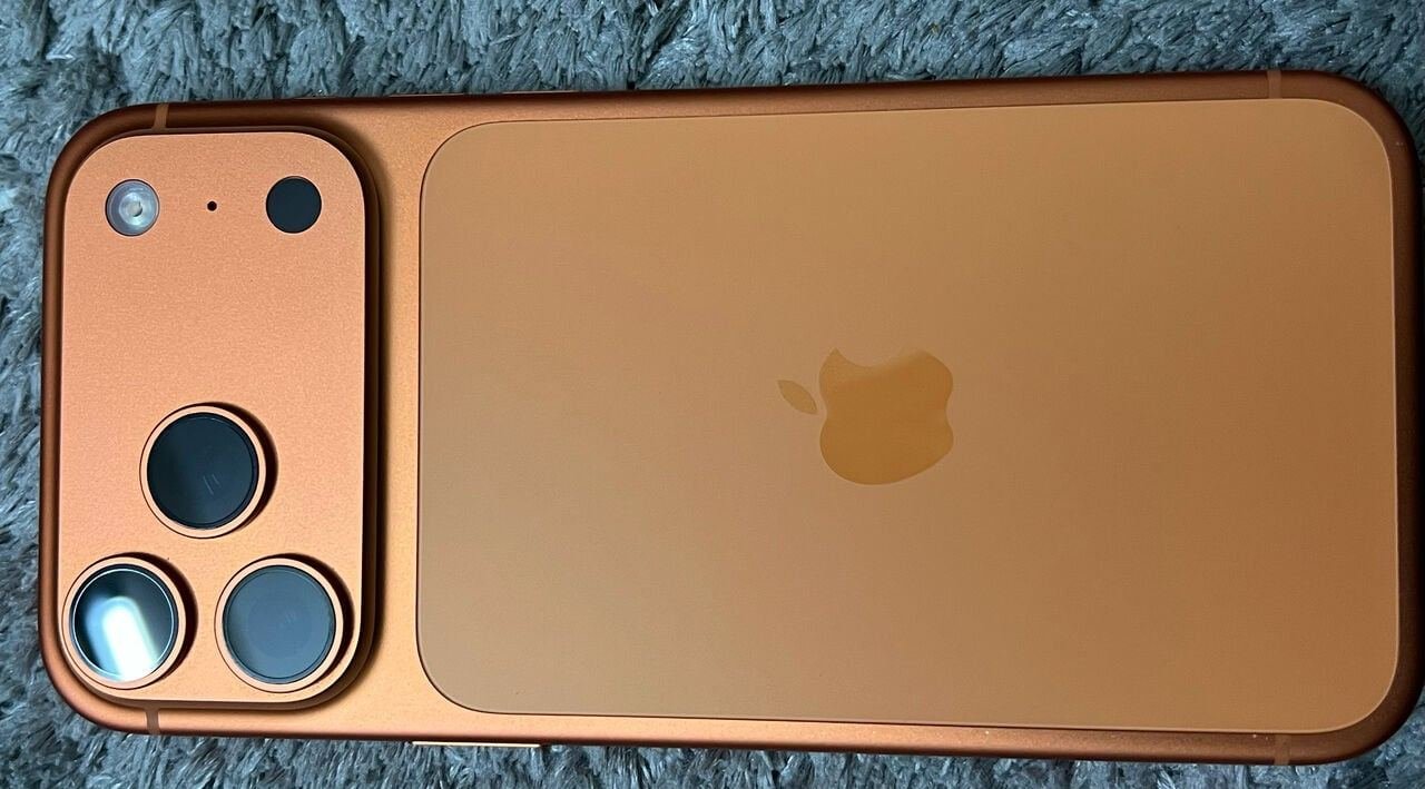 SAR 4600, IPHONE 17 PRO MAX 256GB 98% BATTERY HEALTH
