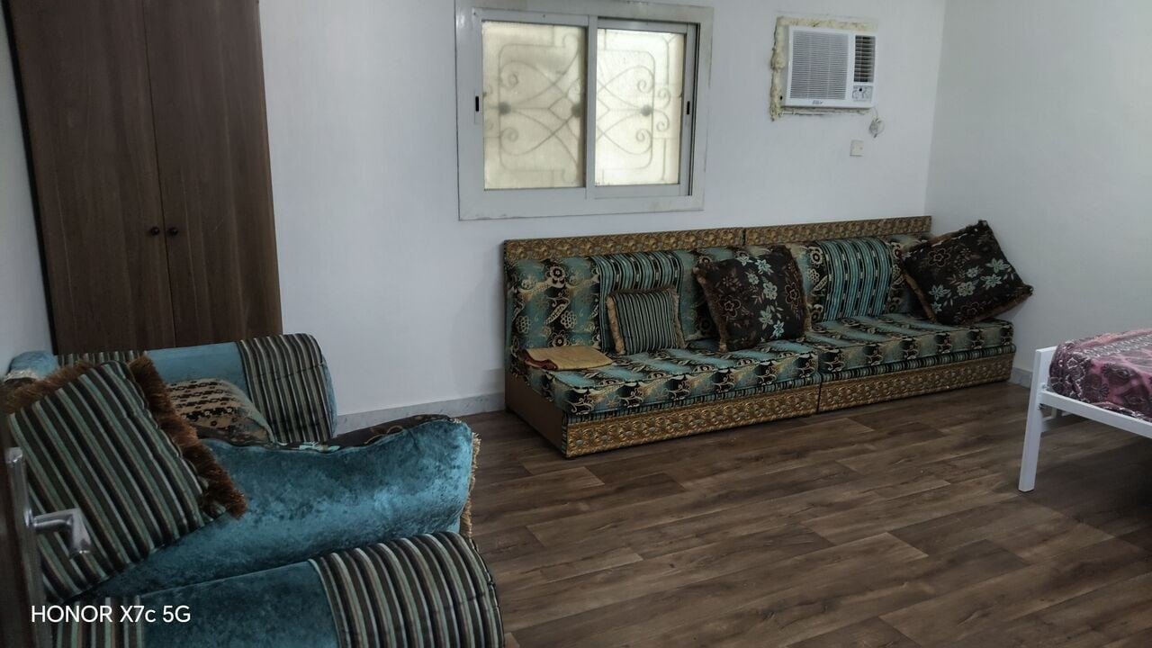 SAR 1000/month, A Single Room With A Separate Bathroom In A Flat Is Available From Nov 1st 2026
