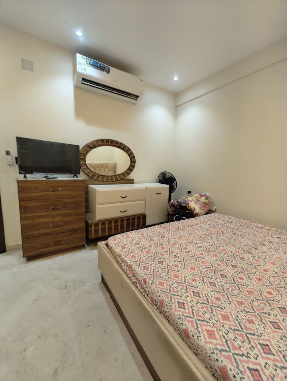 SAR 3200/month, 2 BR, 2BR Furnished Apartment Available In Al Malaz Near IISR
