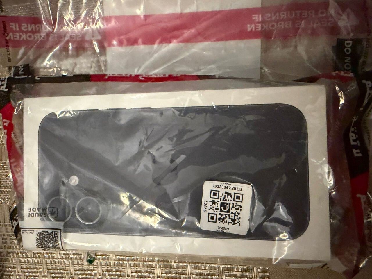 SAR 3500, IPhone 17 256GB (eSIM Only) Black 5G With FaceTime - International Version