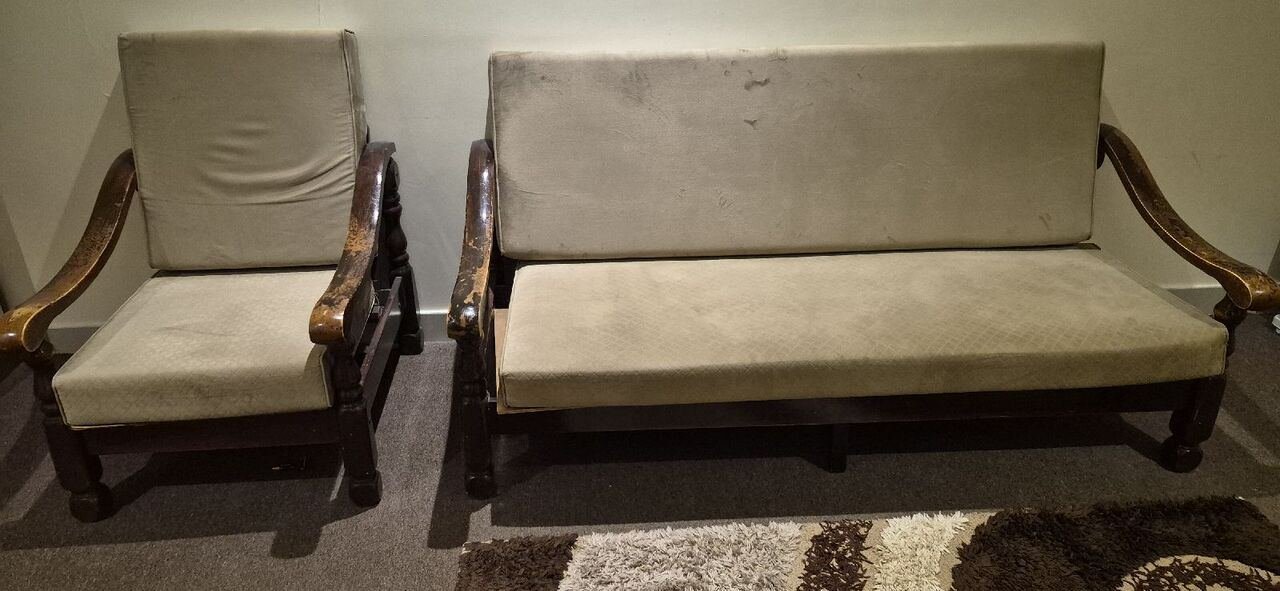 SAR 555, Sofa Set