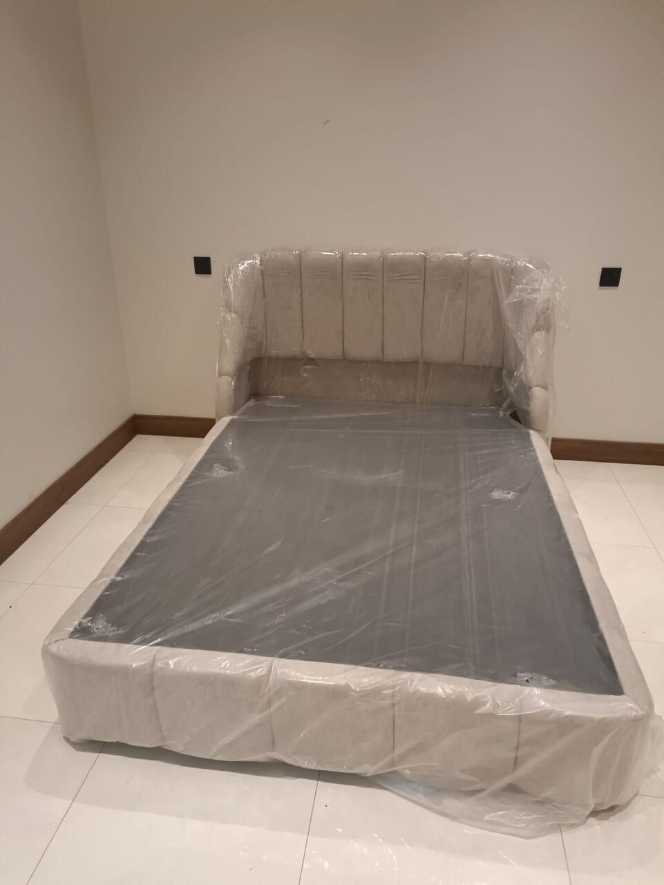 SAR 1, New Classic And Premium Quality Bedroom Furniture Set