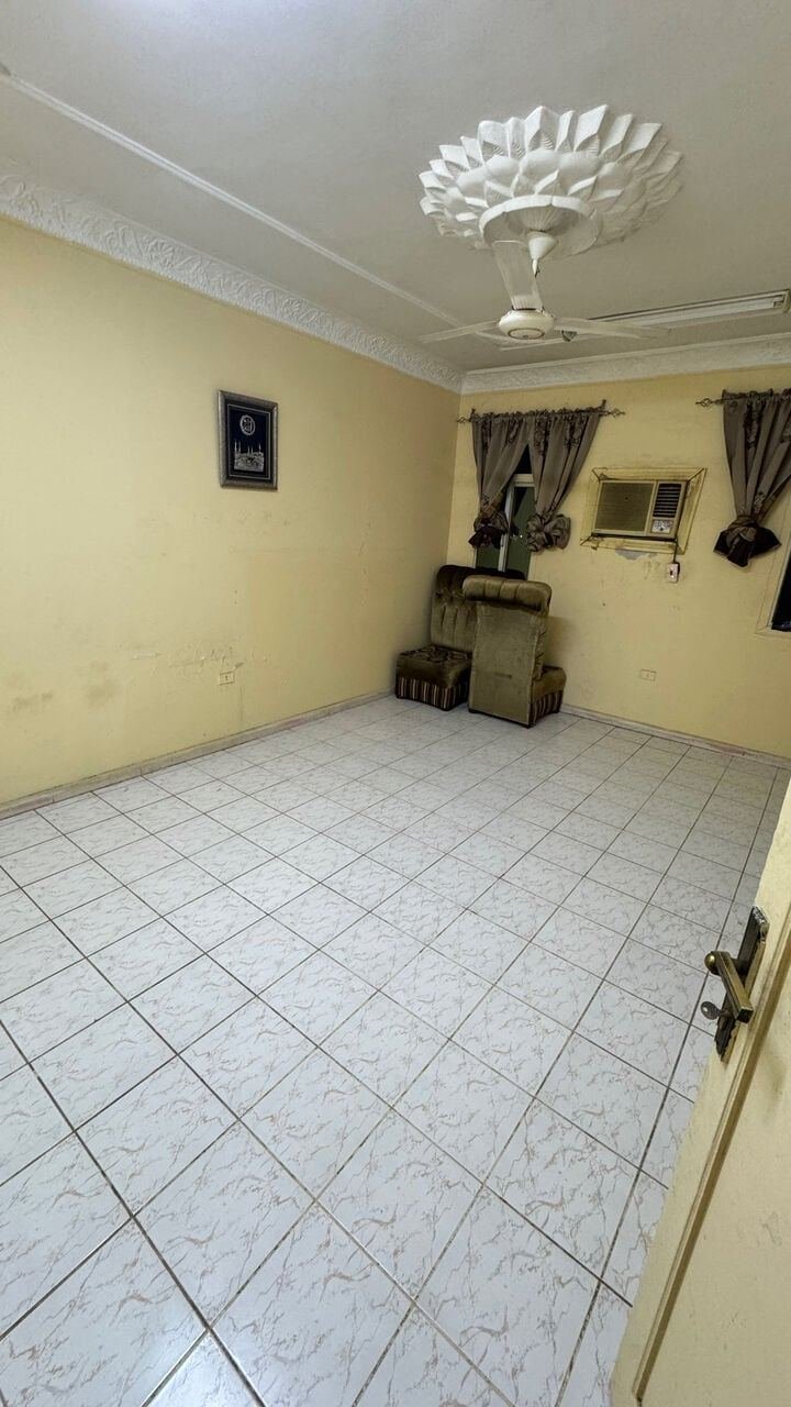 SAR 1000/month, Room Rent For Bachelor