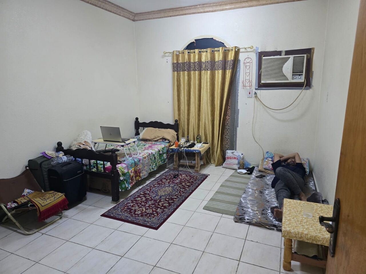SAR 700/month, 13 Sq. Meter, I Have A Furnished Room With Separate Bathroom