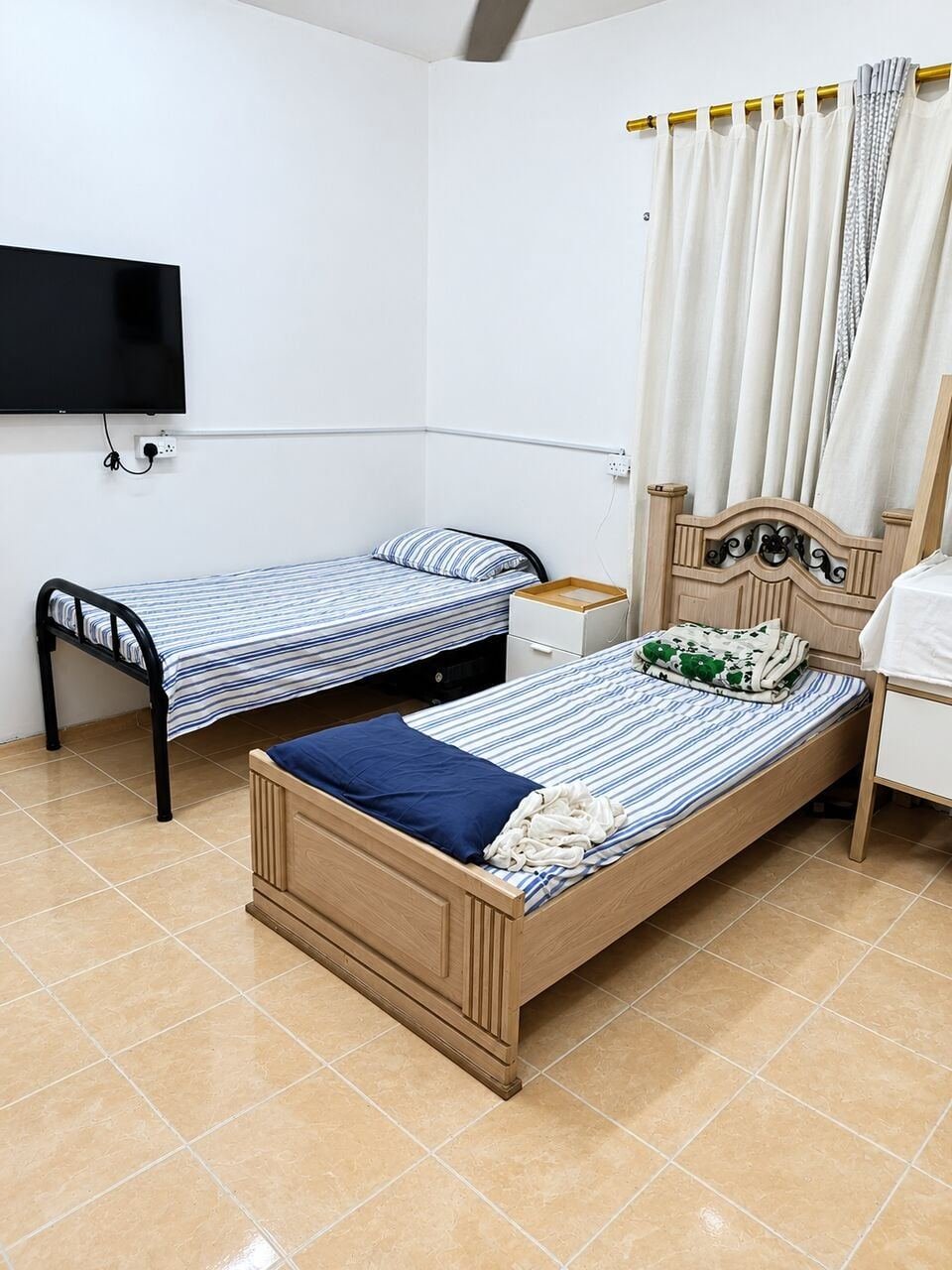 SAR 550/month, Neat And Clean Furnished Bed Space For Educated Person In 3 Bhk Family Apartment
