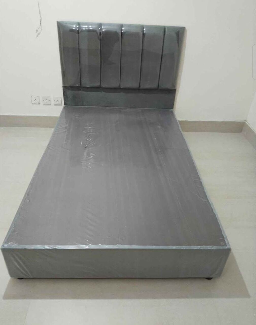 SAR 5, New Medium Size Bed Available In Low Price