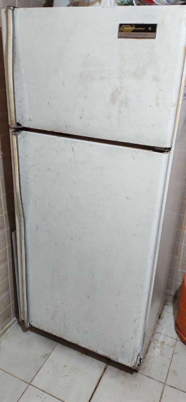 SAR 350, KELVINATOR REFRIGERATOR DOUBLE DOOR FOR SALE BIG SIZE AREA SHEMAYSI