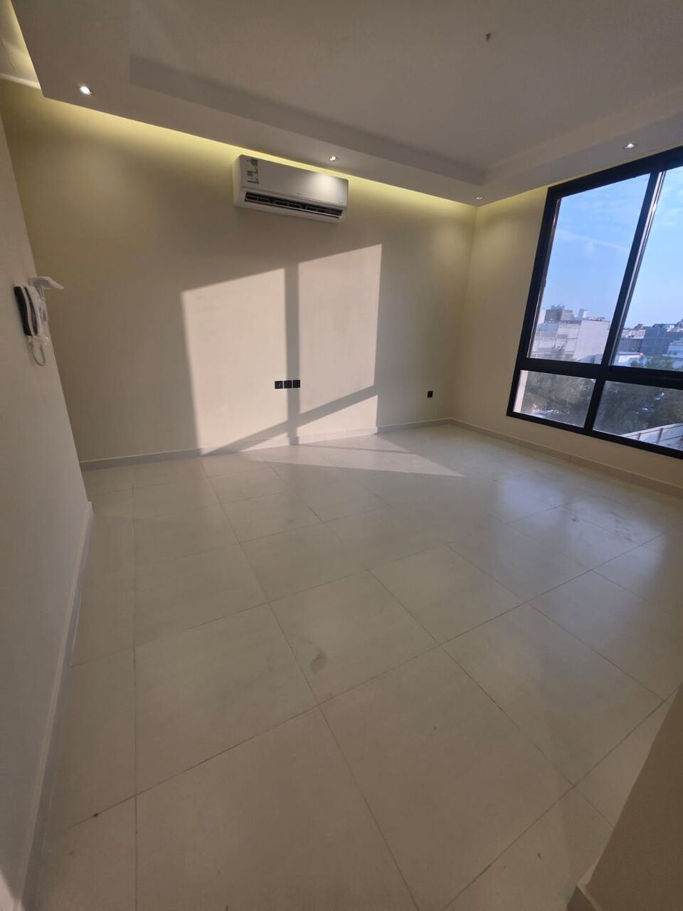 SAR 25000/year, 2 BR, Consists 2 Bedrooms, A Living Room , 2 Bathrooms, And A Kitchen Second Floor, External