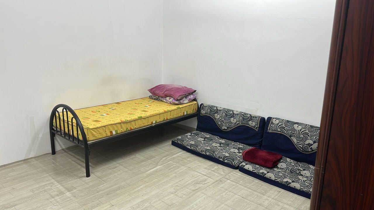 SAR 1200/month, Furnished, One Furnished Room Available