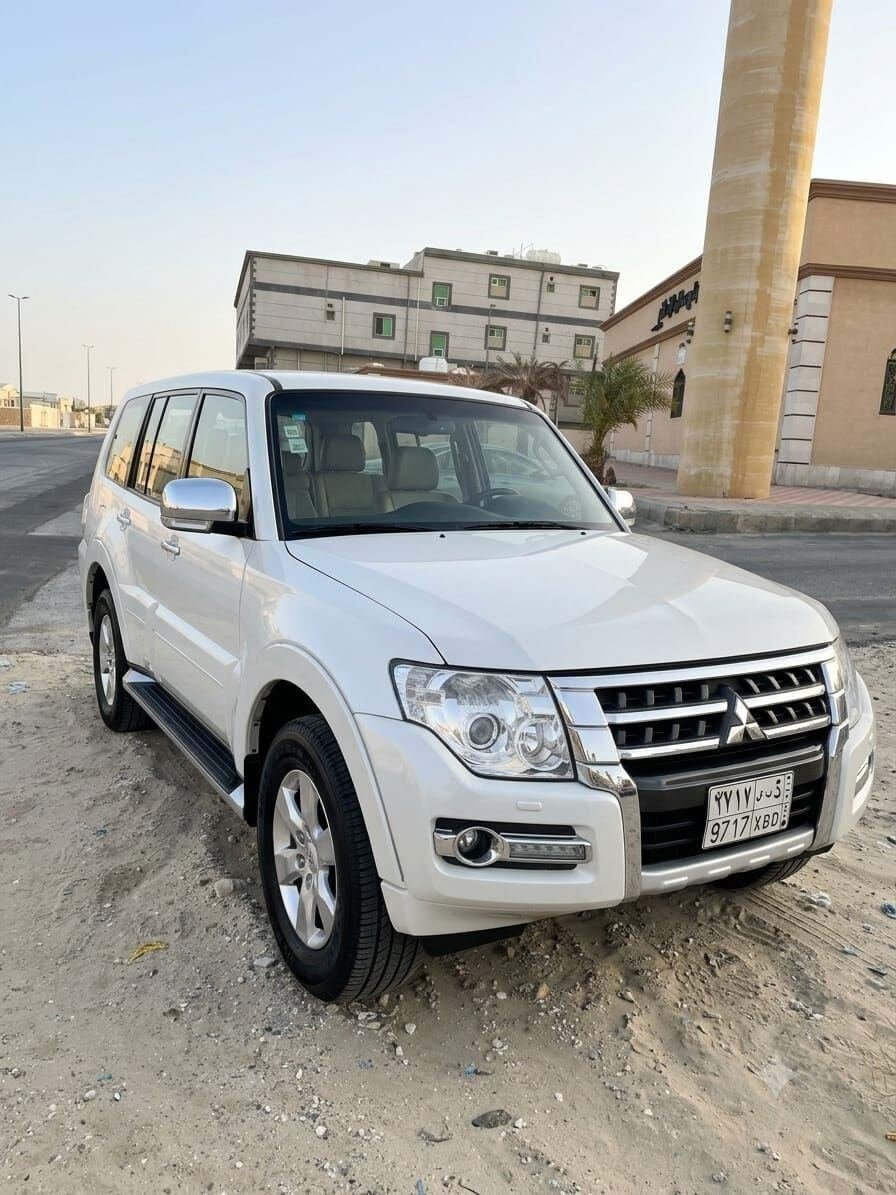 SAR 2000, Mitsubishi Pajero, 2017, Automatic, ,