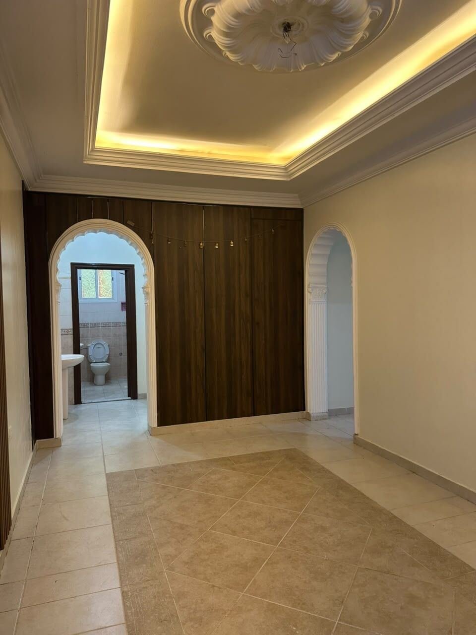3 BR, Spacious 3-Bedroom Family Apartment For Rent Near Tahlia Street, Jeddah