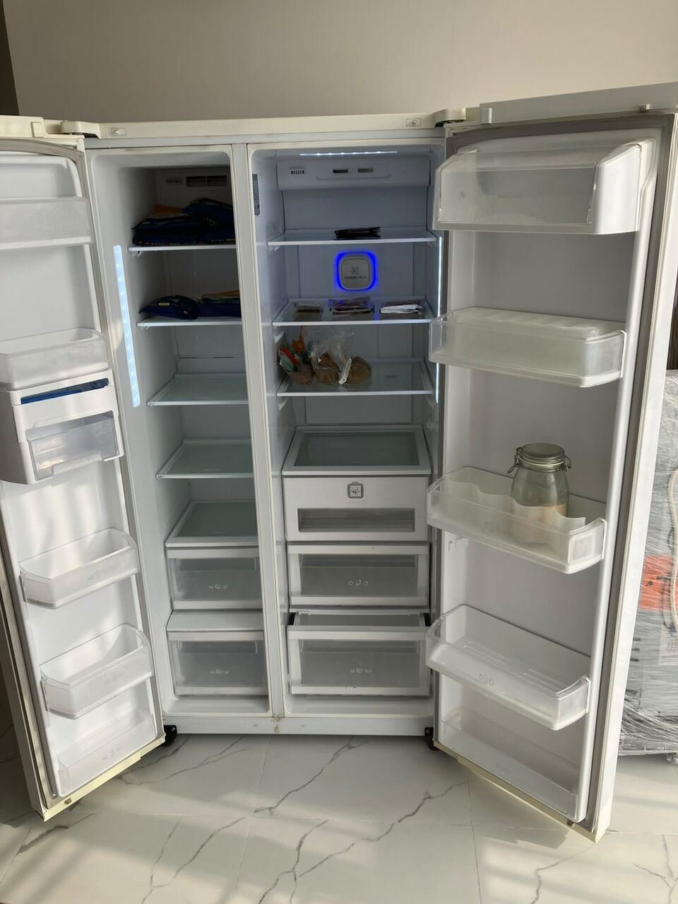 SAR 2000, LG Fridge 23 Cu Ft