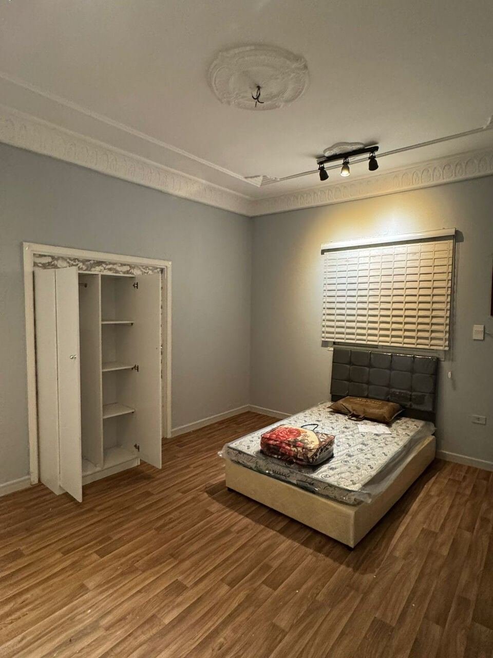 SAR 1100/month, Clean & Spacious Furnished Room For Rent In Al Aziziyah
