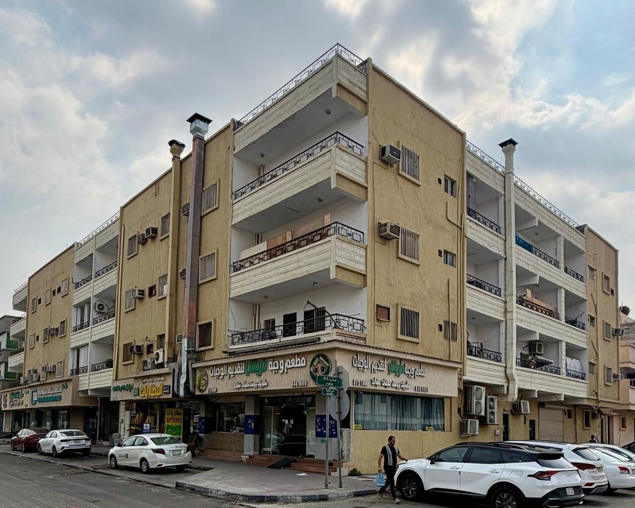 SAR 13500/year, 3 BR, Family Apartment For Rent 166/28