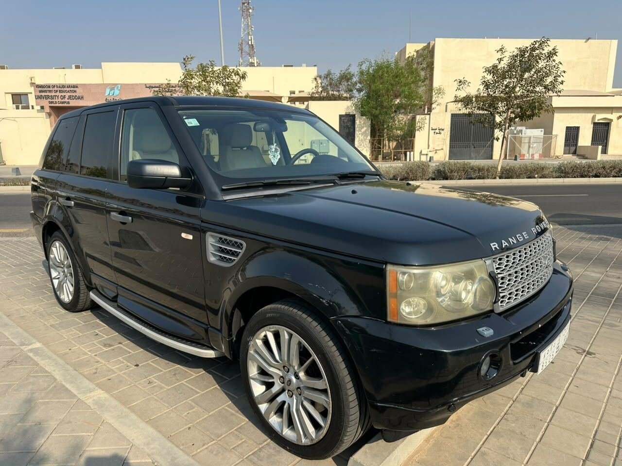 SAR 45, 2009 Range Rover Sport Supercharged, 2009, Automatic, 115000 KM, Doctor's Range Rover Sport Black Color In Good
