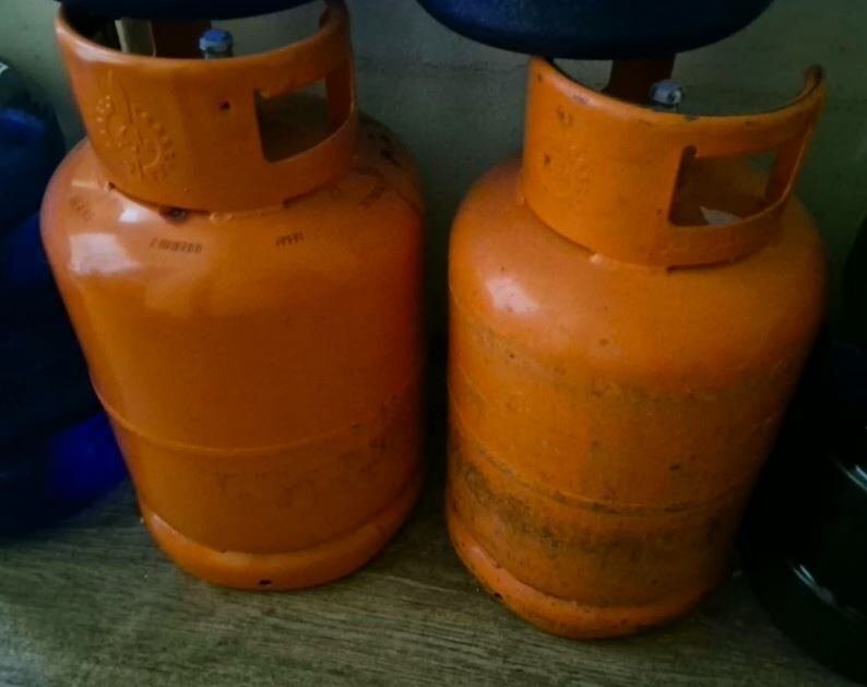 SAR 170, Gas Cylinders - 2 Qty Filled