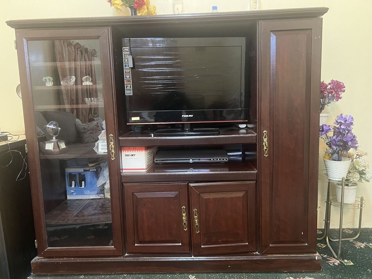 SAR 200, TV Cabinet 32Inch Cum Glass Showcase