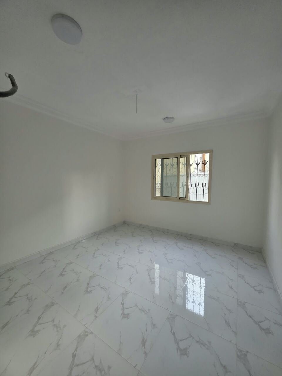 SAR 1850/month, 2 BR, Consists Of:- 2 Bedrooms, Room 2 Bathrooms, And A Kitchen, Fast Floor, External Apartme