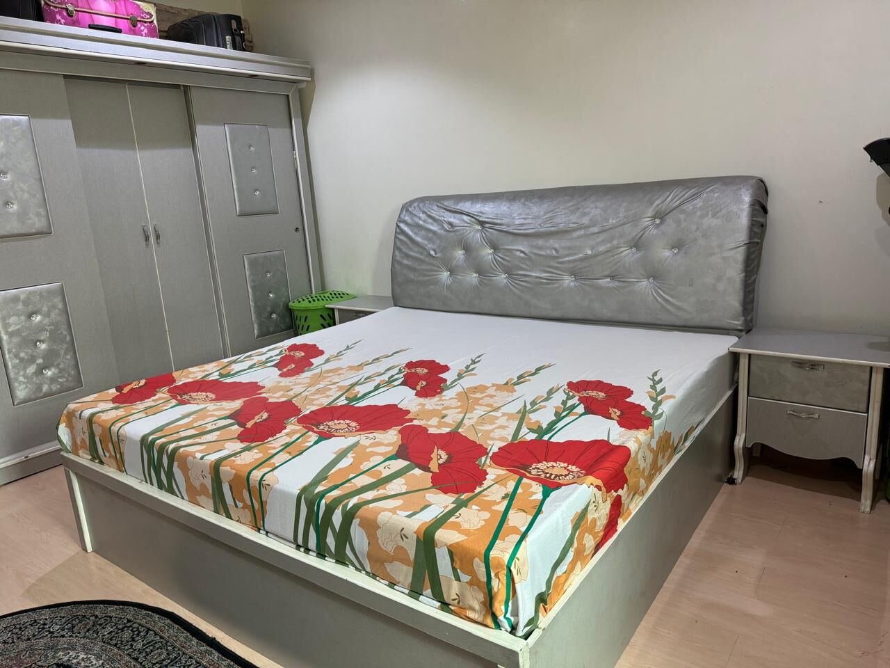 SAR 1000, 8 PIECES KING SIZED BEDROOM SET