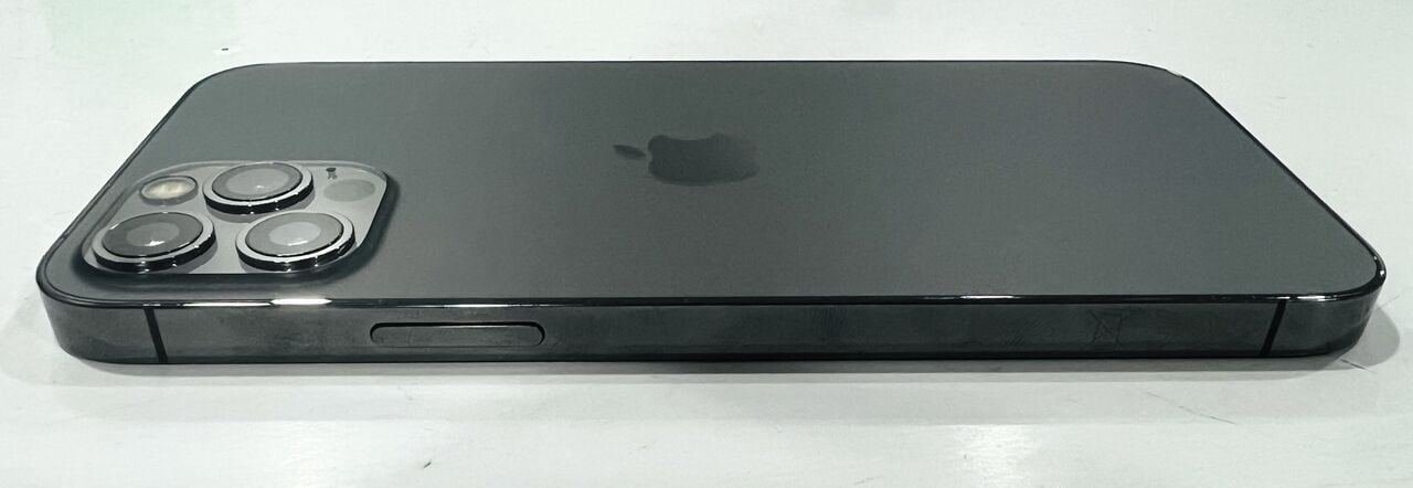 SAR 1450, IPhone 13 Pro 128 GB Grey 90% Battery