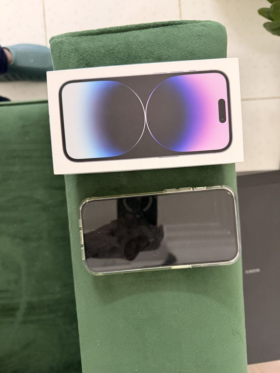 SAR 2300, IPhone 14 Pro 256 Gb