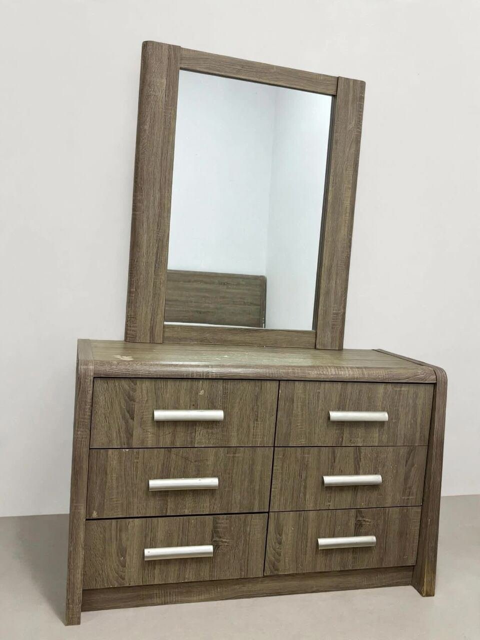 SAR 1300, Used Home Center Furniture For Sale