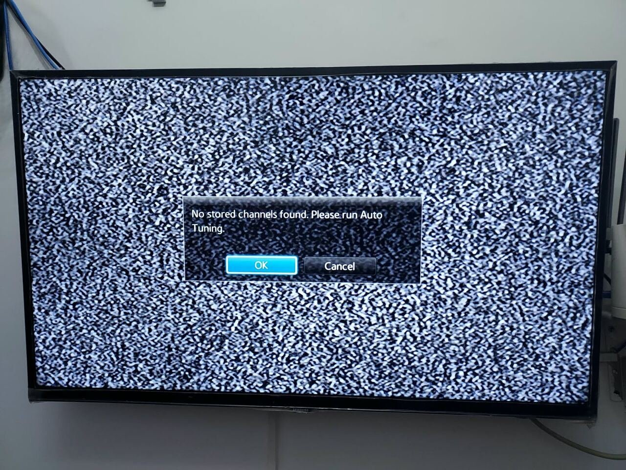 SAR 500, Samsung Smart TV 40 Inch