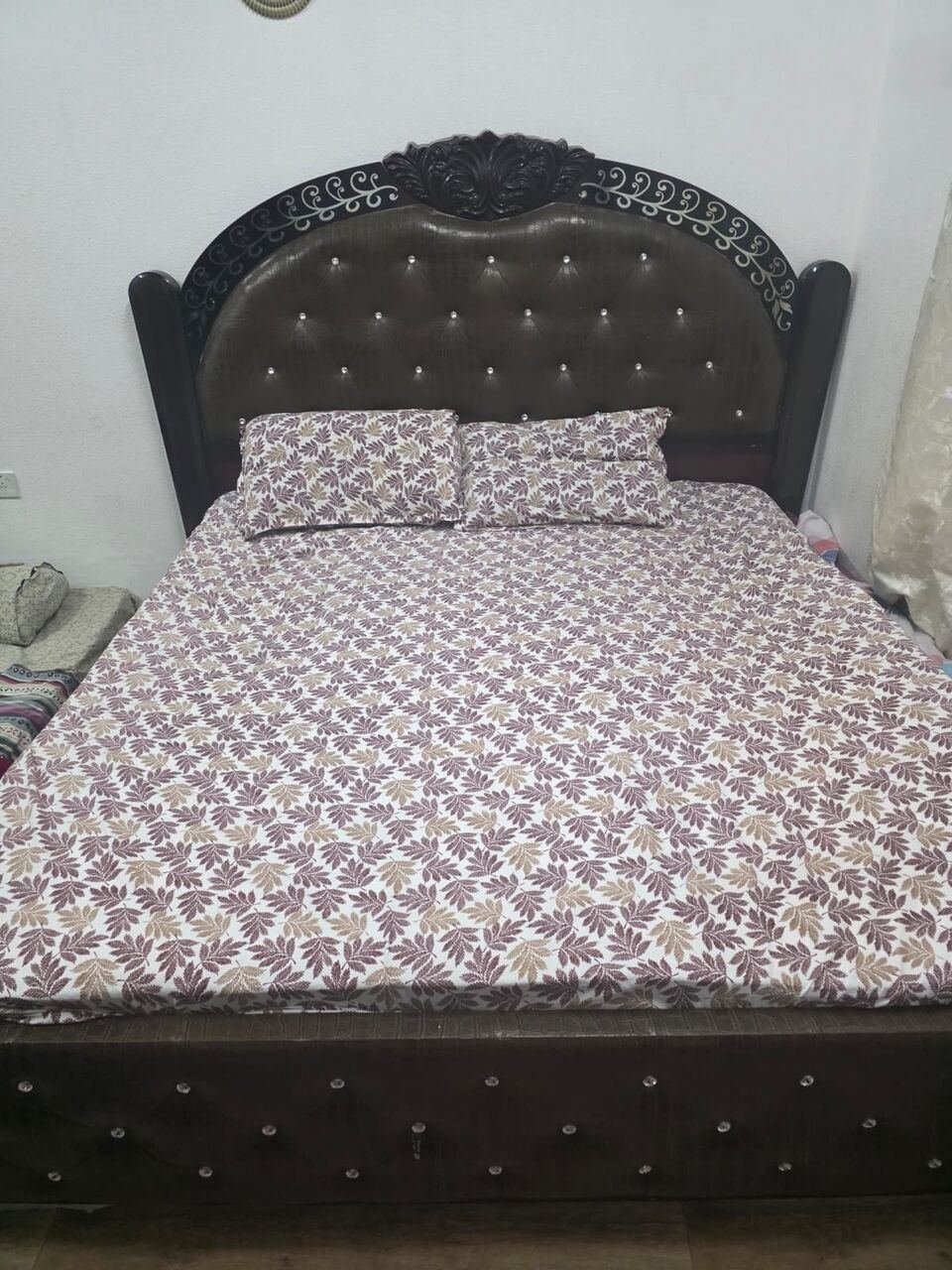 SAR 400, Bedroom Furniture ( King Size Bed And 6 Doors Wardrobe) For Sale