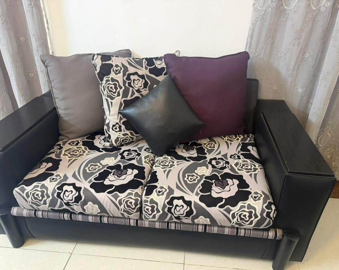 SAR 1200, 7 Seater Very Clean Sofa. Also L Shape