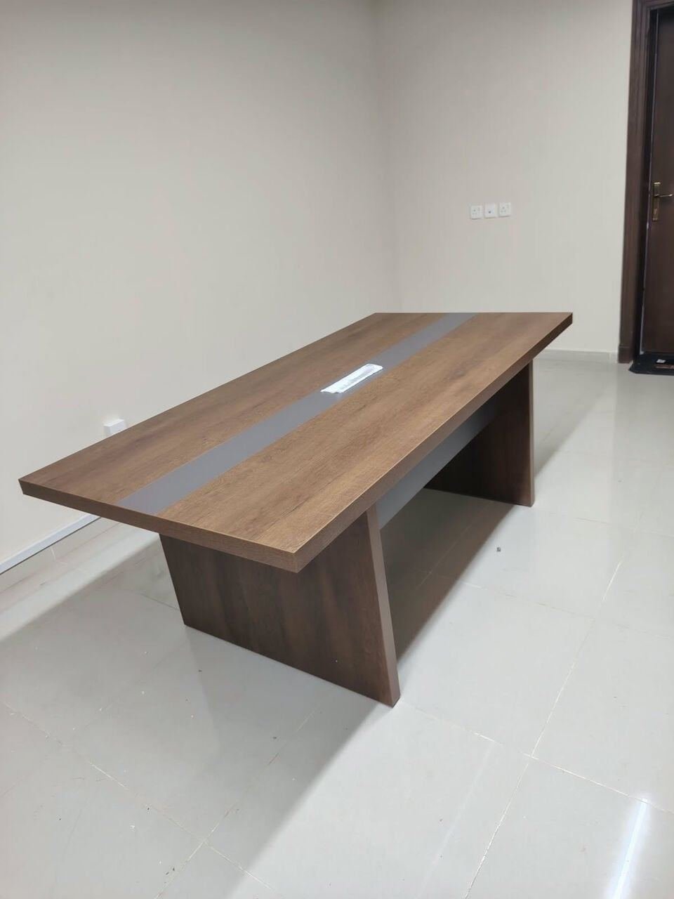 SAR 1, MEETING TABLE AVAILABLE IN DIFFERENT SIZES AND CHAIRS AVAILABLE IN LOW PRICES
